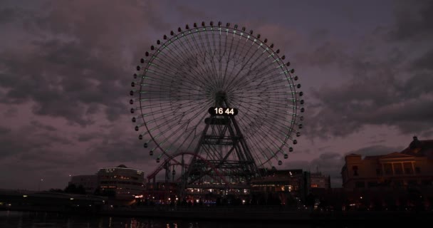 Crepuscolo Ruota Panoramica Rotante Scattata Smartphone Yokohama Filmati Alta Qualità — Video Stock