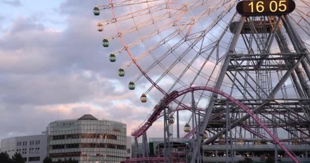 Eine Dämmerung Des Rotierenden Riesenrads Yokohama Teleaufnahmen Hochwertiges Filmmaterial Yokohama — Stockvideo