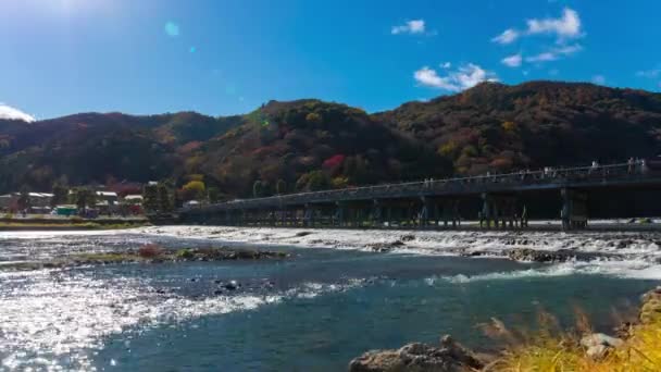 Timelapse Nuages Touristes Près Pont Togetsukyo Kyoto Images Haute Qualité — Video