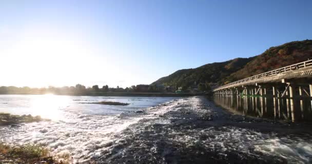 Γέφυρα Τογετσούκιο Κοντά Στον Ποταμό Κατσουράγκουα Στο Κιότο Υψηλής Ποιότητας — Αρχείο Βίντεο