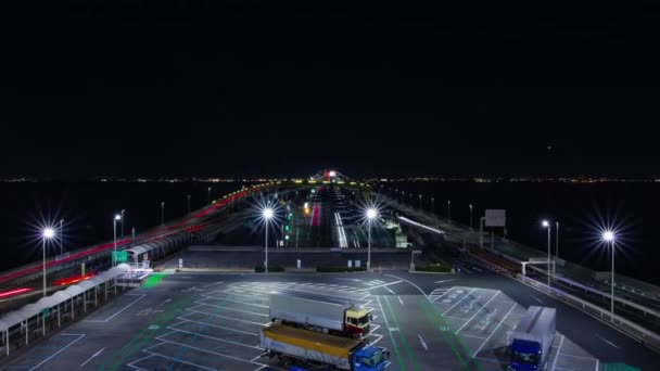 千葉の東京湾エリアの高速道路の交通渋滞の夜景 高品質の4K映像を公開しました 千葉県千葉県は千葉県のUmihotaru Paと呼ばれるハイウェイパーキングです — ストック動画
