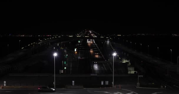 千葉の東京湾エリアの高速道路の夜行渋滞 高品質の4K映像を公開しました 千葉県千葉県は 千葉県のUmihotaru Paと呼ばれるハイウェイパーキングです — ストック動画