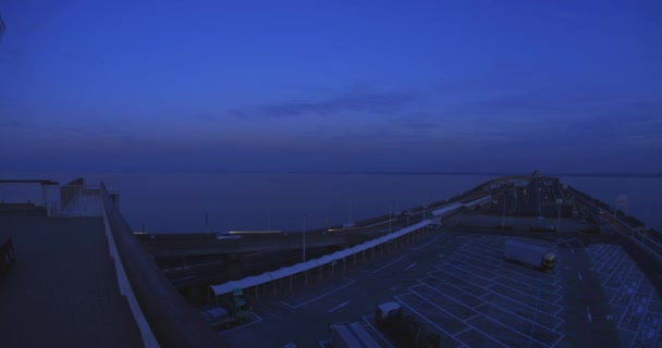 千葉の東京湾エリアの高速道路の夕暮れの渋滞 高品質の4K映像を公開しました 千葉県千葉県は 千葉県のUmihotaru Paと呼ばれるハイウェイパーキングです — ストック動画