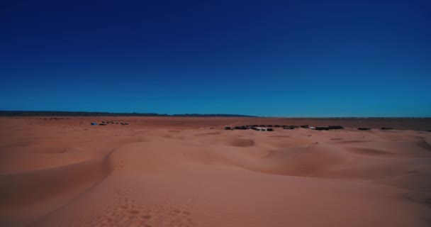 摩洛哥Mhamid Ghizlane的萨哈拉沙漠的一个全景沙丘 高质量的4K镜头 Zagora区Mhamid Ghizlane Morocco 2024这里是摩洛哥的沙漠地区 — 图库视频影像