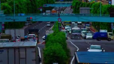 Otomobil sokağının gündüz vakti uzun menzilli çekimlerinin zamanlaması. Setagaya Tokyo Bölgesi - 07.26.2019: Tokyo 'nun merkezidir..