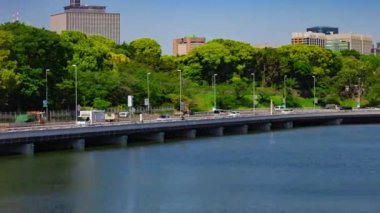 Tokyo 'daki şehir otobanında trafik sıkışıklığı zamanı. Yüksek kalite 4K görüntü. Chiyoda bölgesi Tokyo 05.10.2024 Tokyo 'da bir metropoliten otoyoldur..