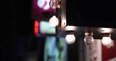 Tokyo şehir merkezinde bir neon şehir manzarası. Yüksek kalite 4K görüntü. Nerima Bölgesi Nerima Tokyo Japonya 10.28.2022. 