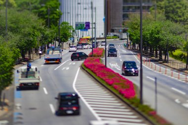 Tokyo 'daki şehir caddesinde minyatür bir trafik sıkışıklığı. Yüksek kalite fotoğraf. Chiyoda bölgesi Tokyo 05.10.2024 Tokyo 'nun merkezidir.. 