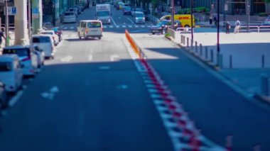 Tokyo 'daki şehir caddesinde trafik sıkışıklığı zamanı. Yüksek kalite 4K görüntü. Chiyoda bölgesi Marunouchi Tokyo 05.10.2024 Tokyo 'nun merkezidir.. 