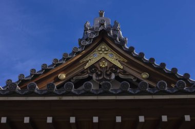 Tokyo 'daki Kameido Tenjin tapınağında bir alt tapınak. Yüksek kalite fotoğraf. Kouto Bölgesi Kameido Tokyo Japonya 01.12.2023 Tokyo 'da geleneksel bir bölgedir..