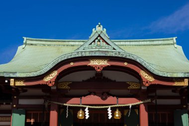 Tokyo 'daki Kameido Tenjin tapınağında bir tapınak. Yüksek kalite fotoğraf. Kouto Bölgesi Kameido Tokyo Japonya 01.12.2023 Tokyo 'da geleneksel bir bölgedir..