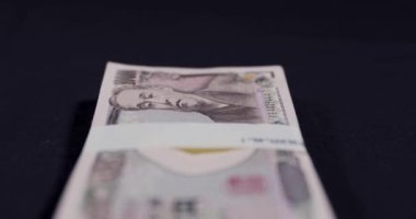 Eski Japon banknotlarından faturalar. Yüksek kalite 4K görüntü. 10.09.2024 Bu eski bir Japon para birimi.