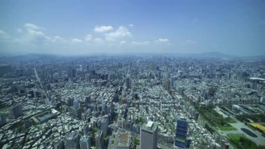 Tayvan 'daki Taipei101 gökdeleni etrafındaki panoramik yüksek açı görüntüsü. Yüksek kalite 4K görüntü. Taipei Tayvan 'ın Taipei ilçesi. 04.11.2025 Taipei' nin merkezidir.. 