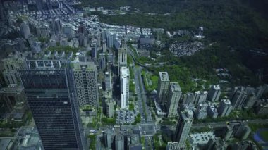 Tayvan 'daki Taipei101 gökdeleni etrafındaki panoramik yüksek açı görüntüsü. Yüksek kalite 4K görüntü. Taipei Tayvan 'ın Taipei ilçesi. 04.11.2025 Taipei' nin merkezidir.. 