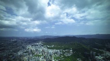 Tayvan 'daki Taipei101 gökdeleni etrafındaki panoramik yüksek açı görüntüsü. Yüksek kalite 4K görüntü. Taipei Tayvan 'ın Taipei ilçesi. 04.11.2025 Taipei' nin merkezidir.. 