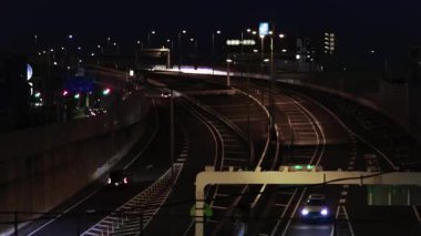 Saitama 'daki şehir otoyolunda trafik sıkışıklığı gecesi. Yüksek kalite 4K görüntü. Omiya Bölgesi Saitama Japonya 05.13.2025 Saitama şehrinin merkezidir..