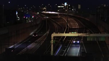 Saitama 'daki şehir otoyolunda trafik sıkışıklığı gecesi. Yüksek kalite 4K görüntü. Omiya Bölgesi Saitama Japonya 05.13.2025 Saitama şehrinin merkezidir..