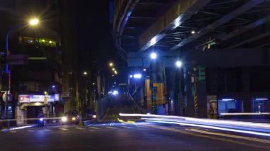 Taipei Tayvan 'daki Taipei Köprüsü yakınlarında trafik sıkışıklığı. Yüksek kalite 4K görüntü. Datong bölgesi Taipei Taiwan 04.13.2025 Burası Tayvan 'daki Taipei köprüsü..