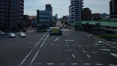 Tokyo 'daki şehir merkezinde trafik sıkışıklığı zamanı. Yüksek kalite 4K görüntü. Kita bölgesi Ouji Tokyo Japonya 07.18.2024 Tokyo şehir merkezinde bir caddedir.. 