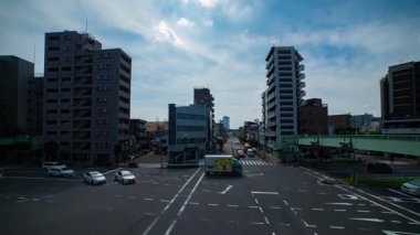 Tokyo 'daki şehir merkezinde trafik sıkışıklığı zamanı. Yüksek kalite 4K görüntü. Kita bölgesi Ouji Tokyo Japonya 07.18.2024 Tokyo şehir merkezinde bir caddedir.. 