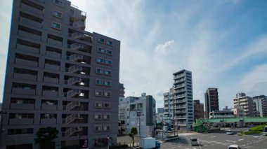 Tokyo 'daki şehir merkezinde trafik sıkışıklığı zamanı. Yüksek kalite 4K görüntü. Kita bölgesi Ouji Tokyo Japonya 07.18.2024 Tokyo şehir merkezinde bir caddedir.. 