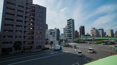 Tokyo 'daki şehir merkezinde trafik sıkışıklığı zamanı. Yüksek kalite 4K görüntü. Kita bölgesi Ouji Tokyo Japonya 07.18.2024 Tokyo şehir merkezinde bir caddedir.. 