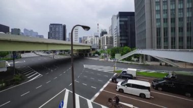 Higashiginza Tokyo 'daki trafik sıkışıklığı zamanı. Yüksek kalite 4K görüntü. Chuo bölgesi Higashiginza Tokyo 07.07.2025 Tokyo 'nun merkezidir.. 