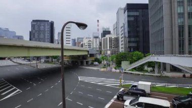 Higashiginza Tokyo 'daki trafik sıkışıklığı zamanı. Yüksek kalite 4K görüntü. Chuo bölgesi Higashiginza Tokyo 07.07.2025 Tokyo 'nun merkezidir.. 