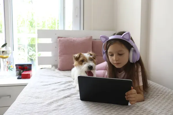 Little Girl Children Headphones Cat Ears Her Adorable Furry Jack Stok Gambar Bebas Royalti
