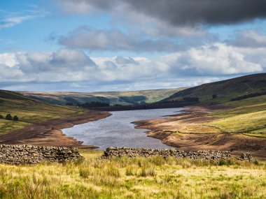 Kuzey Yorkshire, Nidderdale 'deki Scar House Reservoir.