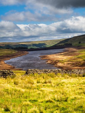 Kuzey Yorkshire, Nidderdale 'deki Scar House Reservoir.