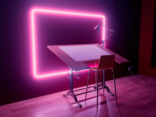 Aydınlatılmış Pembe Neon Işıkla Çerçevelenmiş Karanlıkta Çalışan Klasik Bir Taslak — Stok fotoğraf