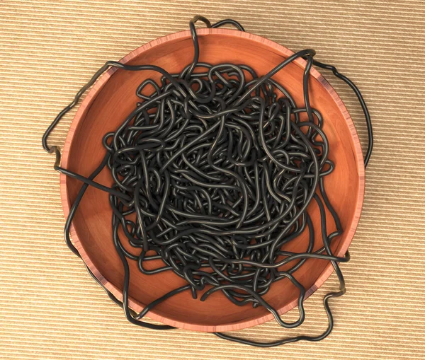 Een Slordige Houten Schaal Van Zwarte Inktvis Spaghetti Een Warm — Stockfoto