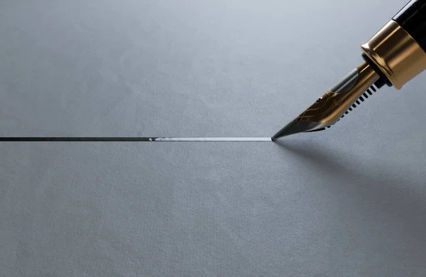 質感のある紙面に直線を描く華やかな噴水ペンのクローズアップ 3Dレンダリング — ストック写真