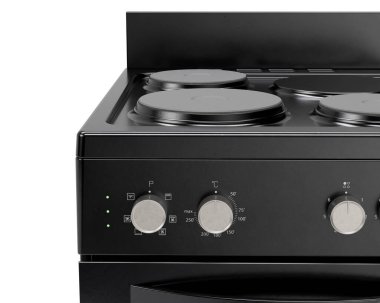 İzole edilmiş arka planda siyah, markasız, serbest çalışan bir ev sobası ve fırın mutfak gereçleri ünitesinin yakın plan bölümü.