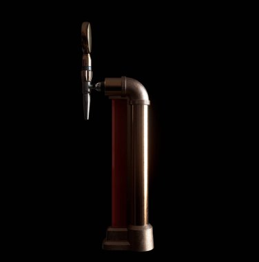 Steampunk temalı koyu izole edilmiş arka planda bira musluğu - 3D görüntüleme