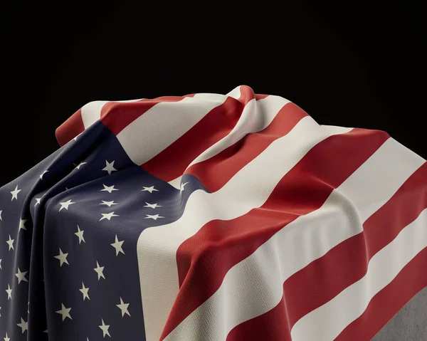 Egy Amerikai Zászló Borított Egy Talapzat Egy Elszigetelt Sötét Stúdió — Stock Fotó