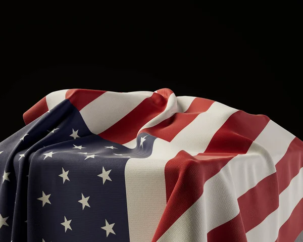 Uma Bandeira Americana Drapeada Sobre Plinto Pedra Fundo Estúdio Escuro — Fotografia de Stock