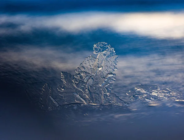 Yaldızlı Kış Kuzey Avrupa Altın Gün Doğumu Nda Yarısaydam Buz — Stok fotoğraf