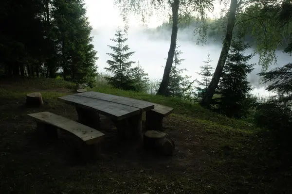 Misty Serenity Γαλήνιο Καλοκαίρι Πρωί Στην Ήρεμη Λίμνη Στη Βόρεια — Φωτογραφία Αρχείου