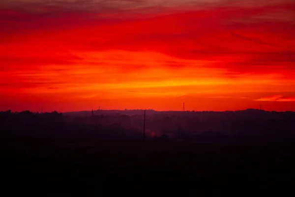 Stralende Dageraad Majestueuze Kleurrijke Zonsopgang Schilderen Van Zomervelden Noord Europa — Stockfoto