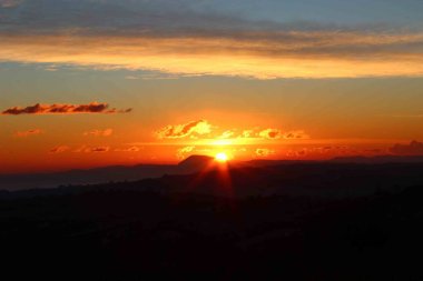 Sunrise and sunset, two sides of the same coin full of intense colors and exciting details, the two wonderful moments of the day