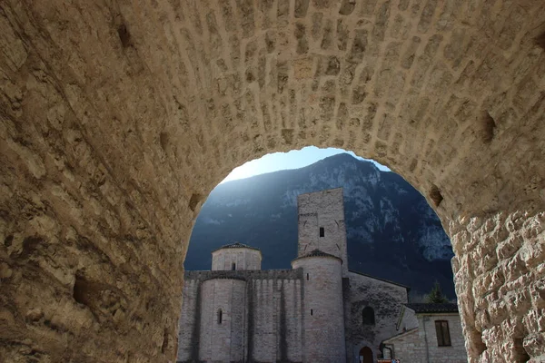 Tarihi detaylar, antik kültür ve tarih arasındaki bu tarihi binalar bize hatırlatıyorlar.