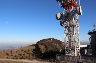 Dağ manzarası, doğanın bize sunduğu en vahşi ve en güzel manzaralardan biri iki dağ arasında bir vadi.