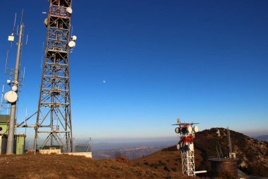 Dağ manzarası, doğanın bize sunduğu en vahşi ve en güzel manzaralardan biri iki dağ arasında bir vadi.