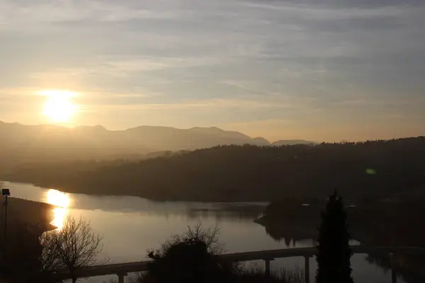 Manzara, manzara manzarasının güzelliği benzersizdir, her zaman eşsiz ve farklı detaylar verir.