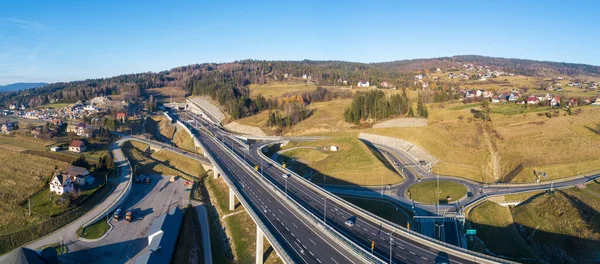 Polen Zakopianka Motorvei Med Nyåpnet Tunnel November 2022 Spaghettiknutepunkt Med – stockfoto