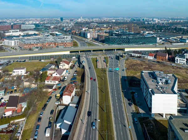 Mehrgleisiger Kreuzungsbereich Der Stadtautobahn Krakau Polen Straßenbahn Und Eine Straßenbahnhaltestelle — Stockfoto