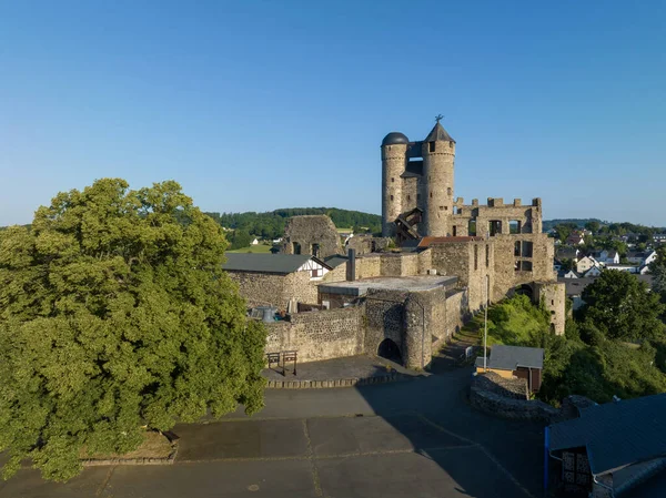 Renovierte Ruine Der Burg Greifenstein Hessen Luftaufnahme Sommer Sonnenaufgangslicht — Stockfoto