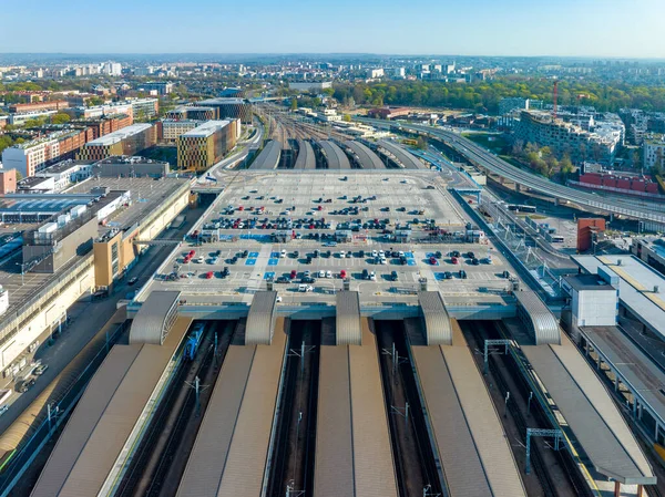 Stor Parkeringsplats Taket Till Centralstationen Krakow Polen Takplattformar Eldrift Bilar — Stockfoto